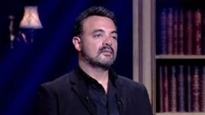  عمرو محمود ياسين.. النشأة والتعليم: عبق العائلة الفنية وقرار الانطلاق من 