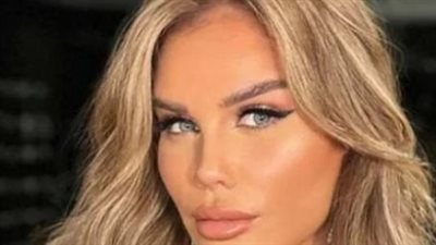 أناقة نيكول سابا في 2026: كيف جمعت بين الجينز الكاجوال وفخامة الفرو البني؟