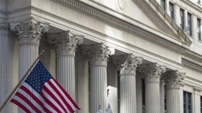 بعد ثلاث تخفيضات متتالية.. الفيدرالي الأمريكي يتبنى سياسة 