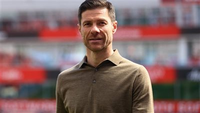 ساعات تفصل ليفربول عن إقالة سلوت واستقدام ألونسو