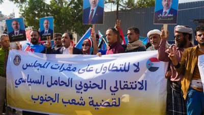 شعب الجنوب يكسر قرار الإغلاق.. الجمعية العمومية للانتقالي تفتح أبوابها بإرادة جماهيرية (صور)