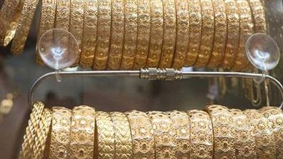 الذهب يفتتح الأسبوع عند 5000 دولار.. قراءة في أسعار عيار 24 و18 والجنيه الذهب