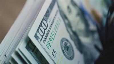 تعرف على سعر صرف العملة الأمريكية مقابل الجنيه بالبنوك الوطنية