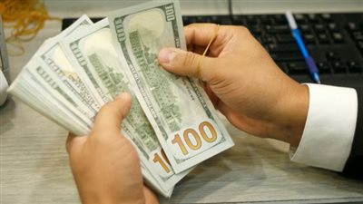 الدولار اليوم الأربعاء 4 فبراير: استعراض شامل لأسعار الشراء والبيع في 10 بنوك مصرية