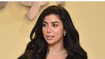 كارولين عزمي في 