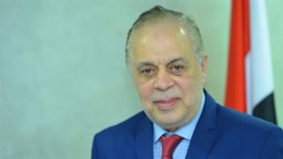 زلزال في الوسط الفني: لماذا قرر أشرف زكي إيقاف تصوير مسلسل 