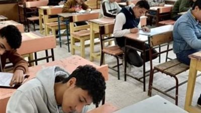التعليم في الأقصر: 13778 طالبًا وطالبة يجتازون امتحانات الإعدادية بنجاح في الفصل الأول
