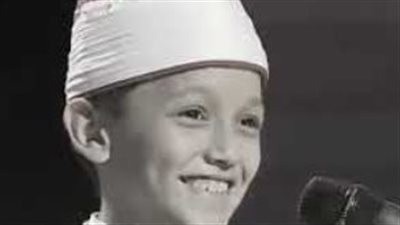 دولة التلاوة: مصطفى حسني يعلن فوز عمر علي عوض بجائزة الغصن الذهبي