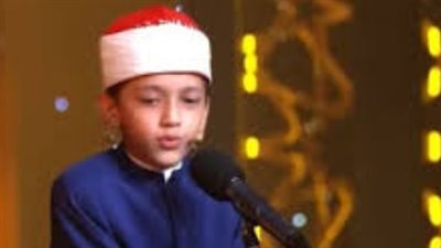 عمر علي عوض.. بطل السباحة والقرآن الذي تابعه 5 ملايين شخص على فيسبوك