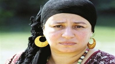 تقديرًا لتاريخها الفني.. كيف مهدت الدولة المصرية الطريق لعودة الفنانة عبلة كامل؟