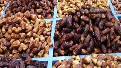 من المزرعة للمستهلك.. تفاصيل أسعار البلح الناشف والسكري الرطب في الأسواق الشعبية