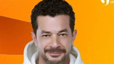 عادل إمام وشريف سلامة: قصة لقاء تاريخي بدأ بإشادة وانتهى بموقف طريف خلف الكواليس