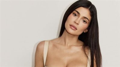 كايلي جينر تنضم لمعسكر كيم وتدعم Seahawks بأسلوب ساخر يثير الجدل على السوشيال ميديا