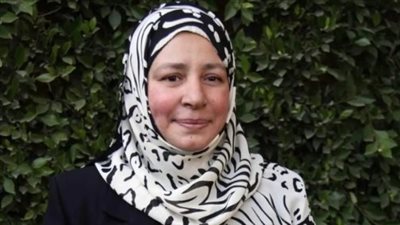 عبلة كامل تكسر عزلتها بـ 