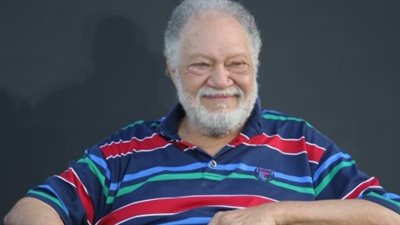 بين التاريخ والفن.. كواليس لقاء يحيى الفخراني وحسين فهمي وزاهي حواس في ليلة إيطالية