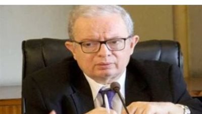 من رئاسة جامعة عين شمس إلى قمة الهرم الاقتصادي.. من هو الدكتور حسين عيسى؟