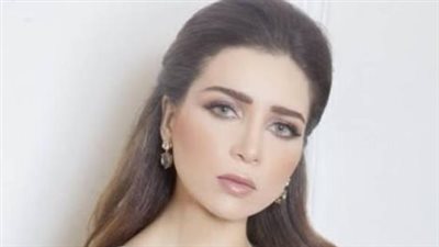 مي عز الدين الممثلة الشاملة: كيف نجحت في تجسيد الشخصيات المتعددة بفيلم 