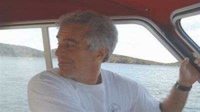 بعد رفع السرية.. من هم السياسيون والعلماء الذين رصدتهم كاميرات إبستين المخفية؟