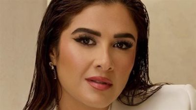 ياسمين عبد العزيز تخطف الأنظار بردودها الساخرة وتستعد لمفاجأة درامية جديدة