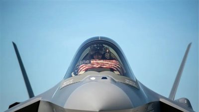 50 مقاتلة شبح ترسم حدود المفاوضات مع إيران