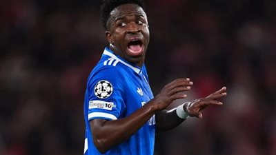 أول تعليق من فينيسيوس جونيور بعد تعرضه للعنصرية أمام بنفيكا