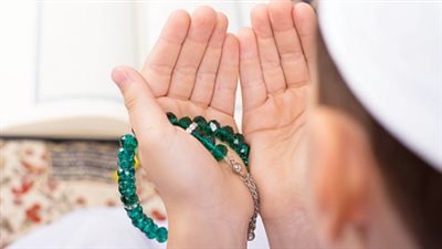 دعاء ليلة القدر ومأثورات العشر الأواخر.. هكذا علم النبي السيدة عائشة