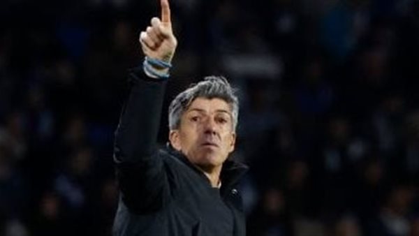 الشباب يُعلن فسخ عقد مدربه ألجواسيل بالتراضي