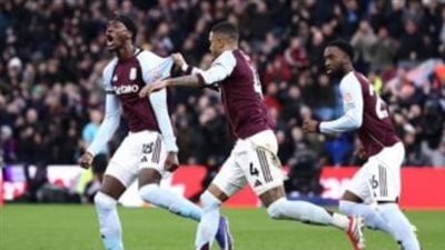 في الدقائق الأخيرة.. أبراهام ينقذ أستون فيلا من فخ ليدز بالدوري الإنجليزي