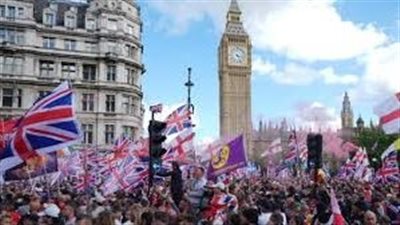 بريطانيا تنتفض.. مظاهرات كبرى ضد الهجرة تشل حركة المدن الرئيسية
