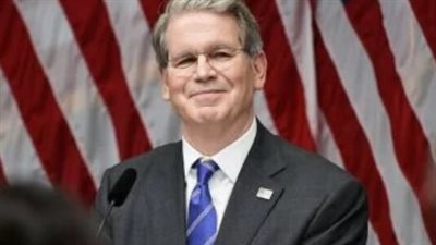 بيسنت يهاجم حكم إلغاء الرسوم: مجرد منحة للشركات الكبرى ولن يستفيد منها المستهلك