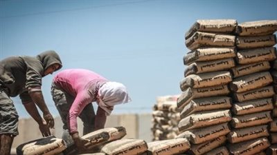 سوق مواد البناء يشهد هدوءًا نسبيًا مع ثبات سعر الأسمنت في المصانع والأسواق