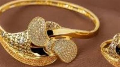 الملاذ الآمن يشتعل: الذهب يحافظ على مكاسبه الكبيرة في مصر تزامنًا مع القمم العالمية