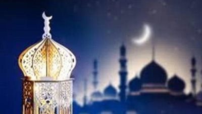 متى يرفع أذان الفجر في مكة والقاهرة؟.. مواقيت الصلاة لشهر رمضان 1447هـ