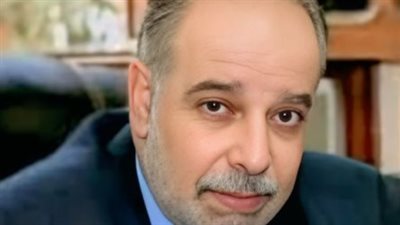 البدايات الواعدة والتميز الأكاديمي في مسيرة ياسر صادق