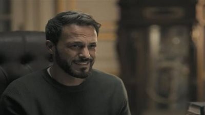 من تجارة الممنوعات إلى التصوير السينمائي.. وليد فواز يواجه لحظة الحقيقة في فن الحرب