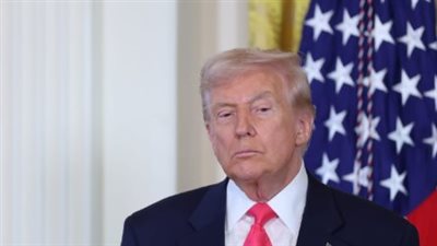 الإندبندنت: ترامب يدفع الشرق الأوسط نحو الكارثة باغتيال خامنئي وإعلان الحرب