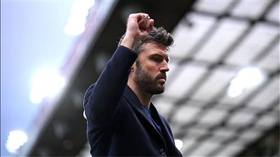 ملك الملاعب الخارجية.. كيف حطم كاريك عقدة اليونايتد وحقق الرقم 10؟