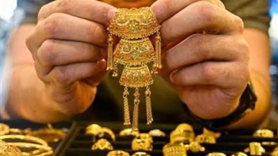 تذبذب الأونصة عالميًا واستقرارها محليًا.. ماذا يحدث في سوق الذهب المصري؟