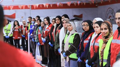 طلاب جامعة القاهرة يشاركون في تجهيز قافلة 