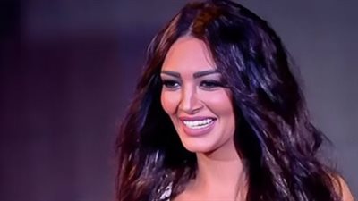 مواقف إنسانية ومؤثرة في حياة سالي عبد السلام.. من 