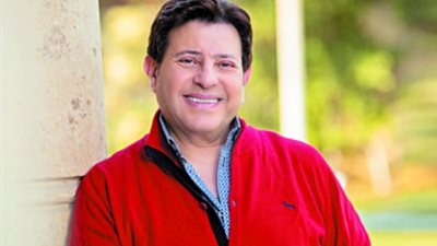 ألبومات هاني شاكر: 600 أغنية رسمت ملامح الرومانسية في الموسيقى العربية