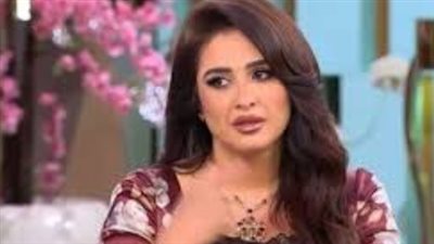 ترتيب المسلسلات يشعل الفتنة.. هل انتهت علاقة الزمالة بين مي عمر وياسمين عبد العزيز؟