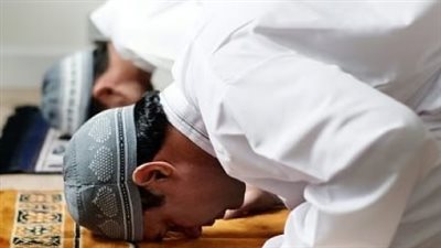 هل يجوز حمل المصحف في صلاة التهجد؟ دار الإفتاء توضح أحكام القيام