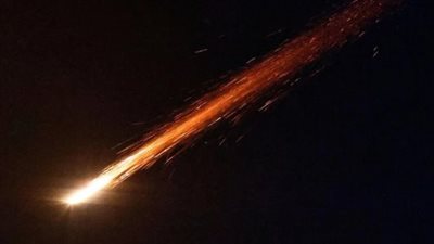 سماء تل أبيب تحت النيران: تفاصيل الهجوم الإيراني الواسع على أهداف إسرائيلية وأمريكية