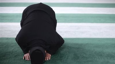 سنن مهجورة في صلاة التهجد.. تعرف على فضل النوم ثم الاستيقاظ لمناجاة الخالق