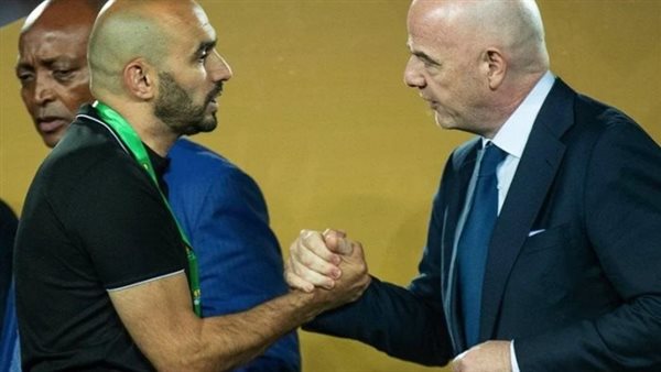 الركراكي يتلقى “صك الجودة” من رئيس الاتحاد الدولي لكرة القدم