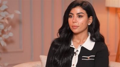 كارولين عزمي في 