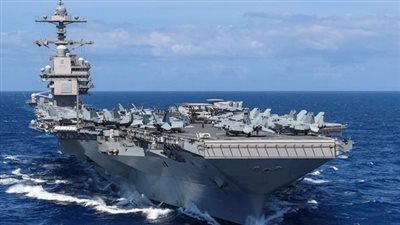 حريق مفاجئ يهز حاملة الطائرات الأمريكية 