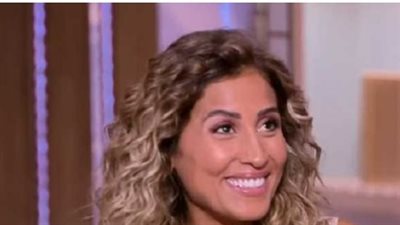 مسيرة الفنانة دينا الشربيني: بين الموهبة الفذة والمواقف الإنسانية المثيرة