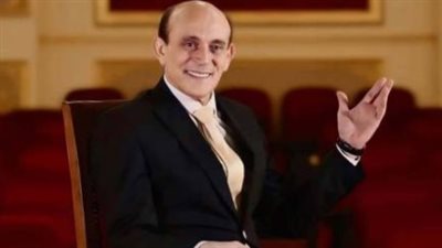 الأب والمعلم والفنان.. تفاصيل الحياة الشخصية والمهنية لعملاق المسرح محمد صبحي